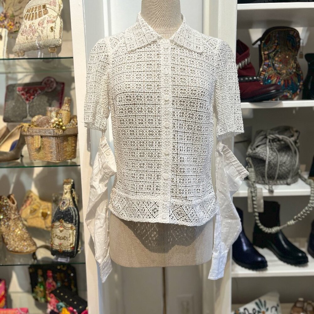 EYELET TAILORED
